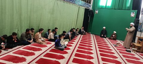 تصاویر گوشه ای از فعالیت های طلاب مدرسه علمیه نورآباد