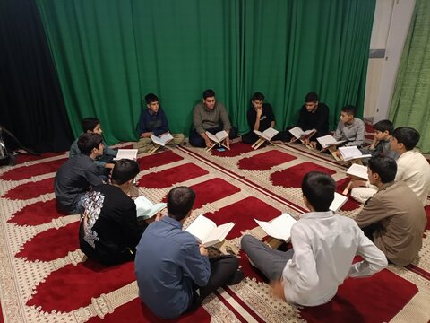 تصاویر گوشه ای از فعالیت های طلاب مدرسه علمیه نورآباد