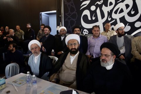 وفد حوزوي إيراني يزور عائلات شهداء "حزب الله" من رجال الدين في جنوب لبنان