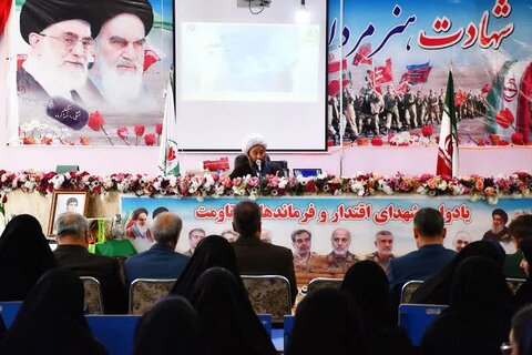 تصاویر/  یادواره شهدای فرماندهان دفاع مقدس و جنگ تحمیلی ۱۲ روزه در خوی