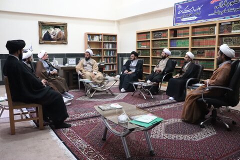 تصاویر/ جلسه هفتگی شورای تهذیب مدرسه علمیه امام خامنه ای ارومیه