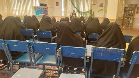 تصاویر/ جلسه اخلاق طلاب مدرسه علمیه فاطمیه نقده