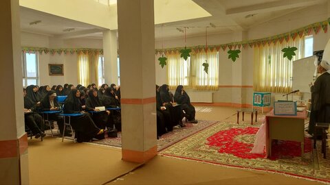تصاویر/ جلسه اخلاق طلاب مدرسه علمیه فاطمیه نقده