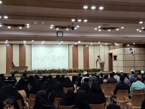 تصاویر/  نشست صمیمی والدین طلاب مدینة‌العلم کاظمیه