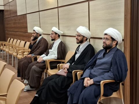 تصاویر/  نشست صمیمی والدین طلاب مدینة‌العلم کاظمیه