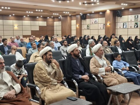 تصاویر/  نشست صمیمی والدین طلاب مدینة‌العلم کاظمیه