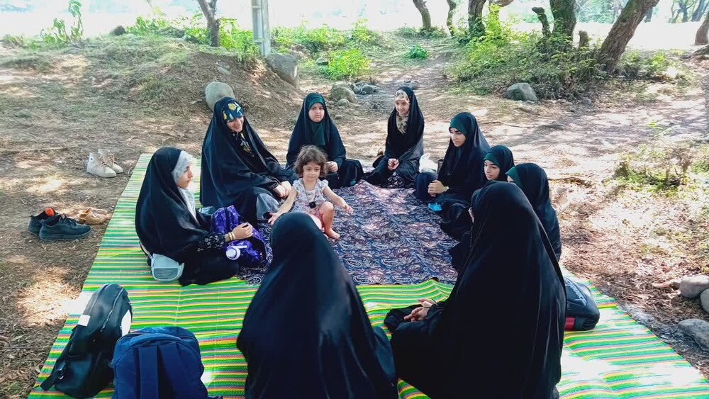 بانوی طلبه‌ای که در دل محله، چراغ عشق و خدمت روشن کرد+ تصاویر