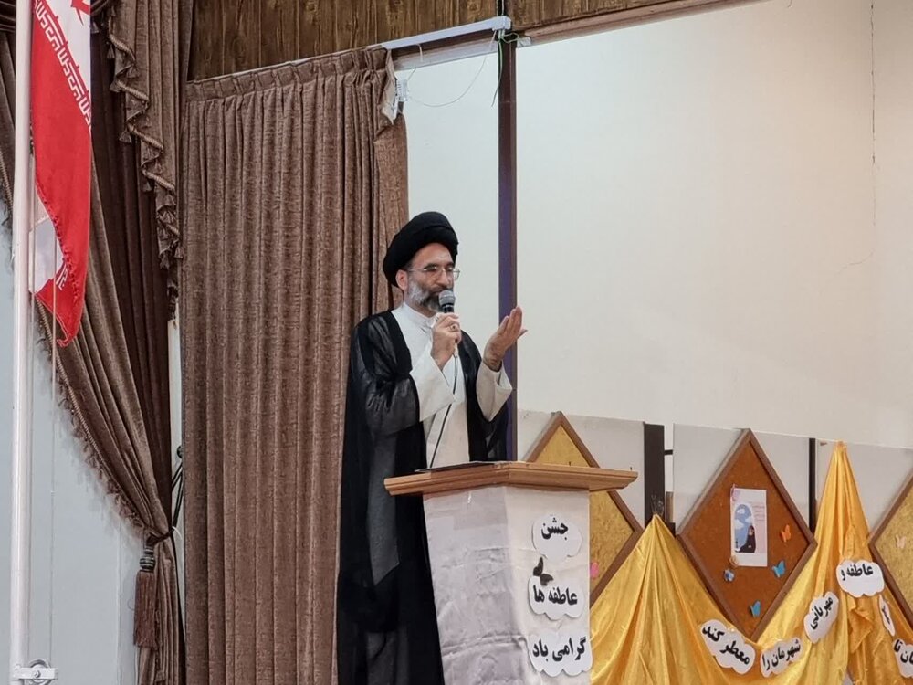 لزوم رفع موانع تحصیلی دانش‌آموزان نیازمند