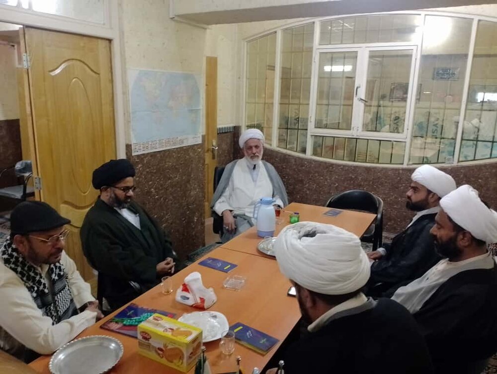 دفترِ قائدِ ملت جعفریہ شعبۂ قم کے وفد کی زائرین کے مسائل سے متعلق حجت الاسلام احمدی قمی سے ملاقات