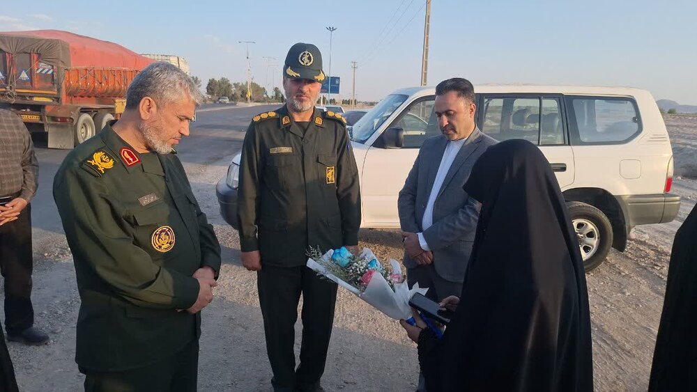 تصاویر/ دیدار فرمانده سپاه الغدیر استان یزد با خانواده های معزز شهدا و رزمندگان هرات