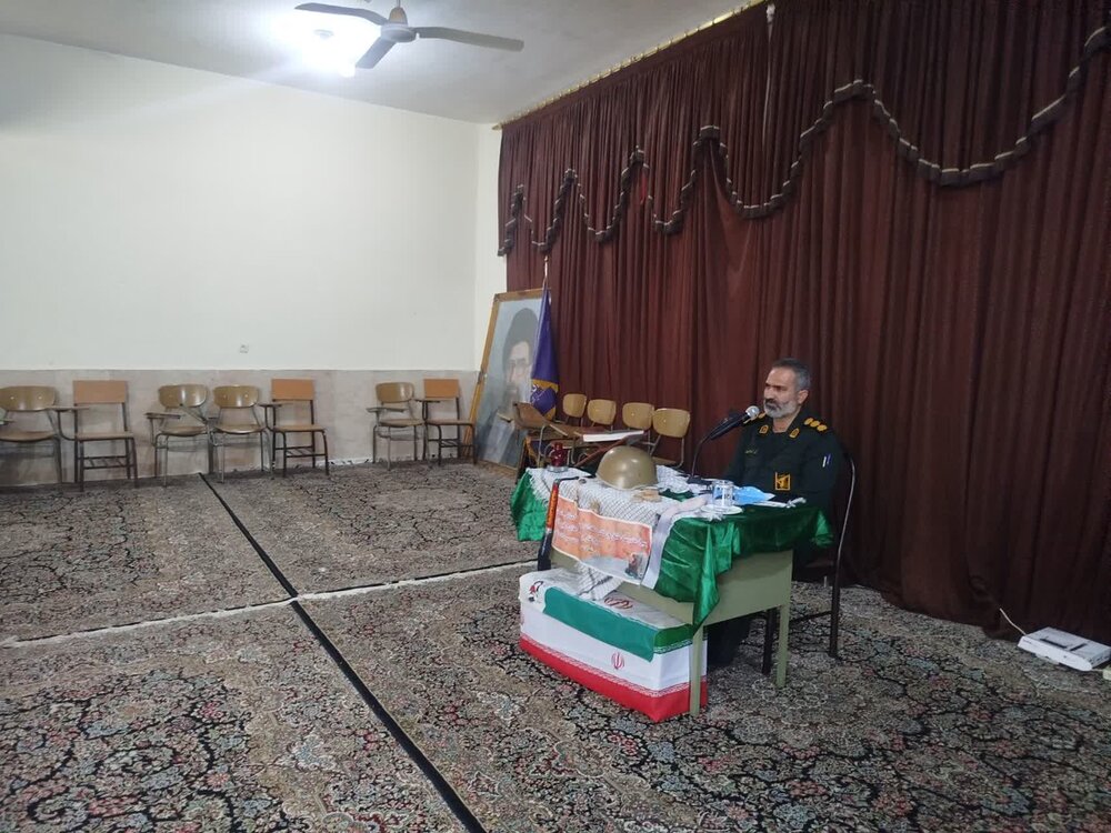 روحانیون و طلاب نقش بی‌بدیلی در هدایت افکار عمومی و بصیرت‌افزایی جامعه دارند