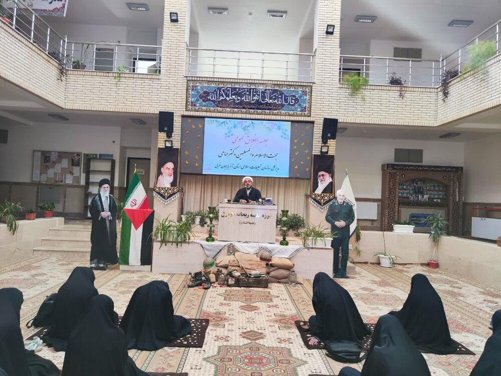 جلسه اخلاق طلاب مدرسه علمیه ریحانة الرسول + عکس