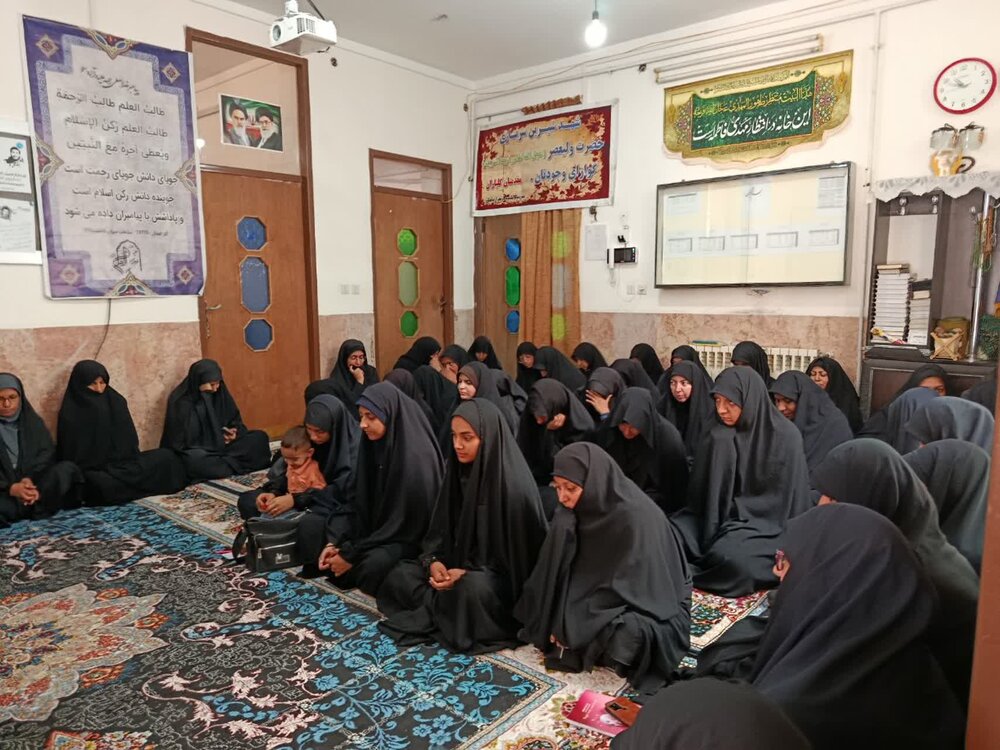 تصاویر/ نشست بصیرتی مدرسه علمیه الزهرا(س) ماهان