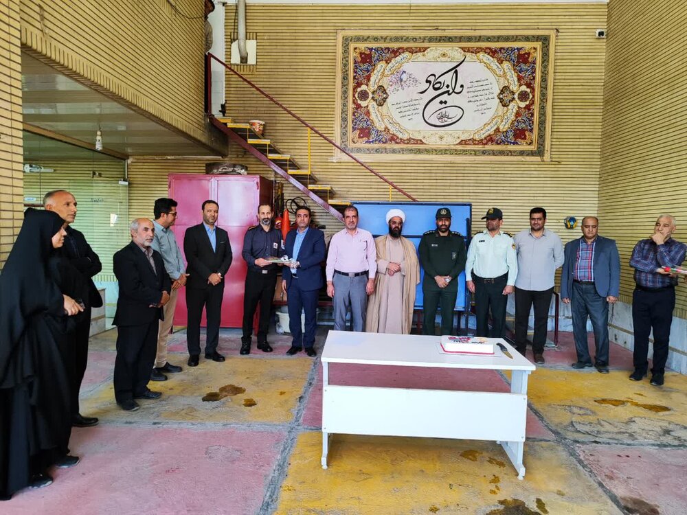 تجلیل امام جمعه قمصر از آتش نشانان