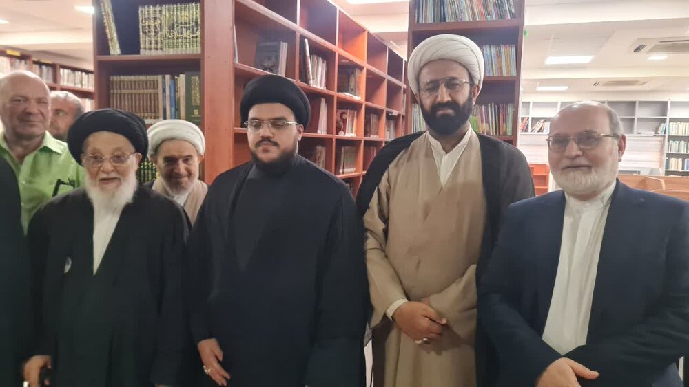 رونمایی از کتاب خاطرات فرزند شهید نصرالله در آیین افتتاح «کتابخانه شهید سید حسن نصرالله» در بیروت