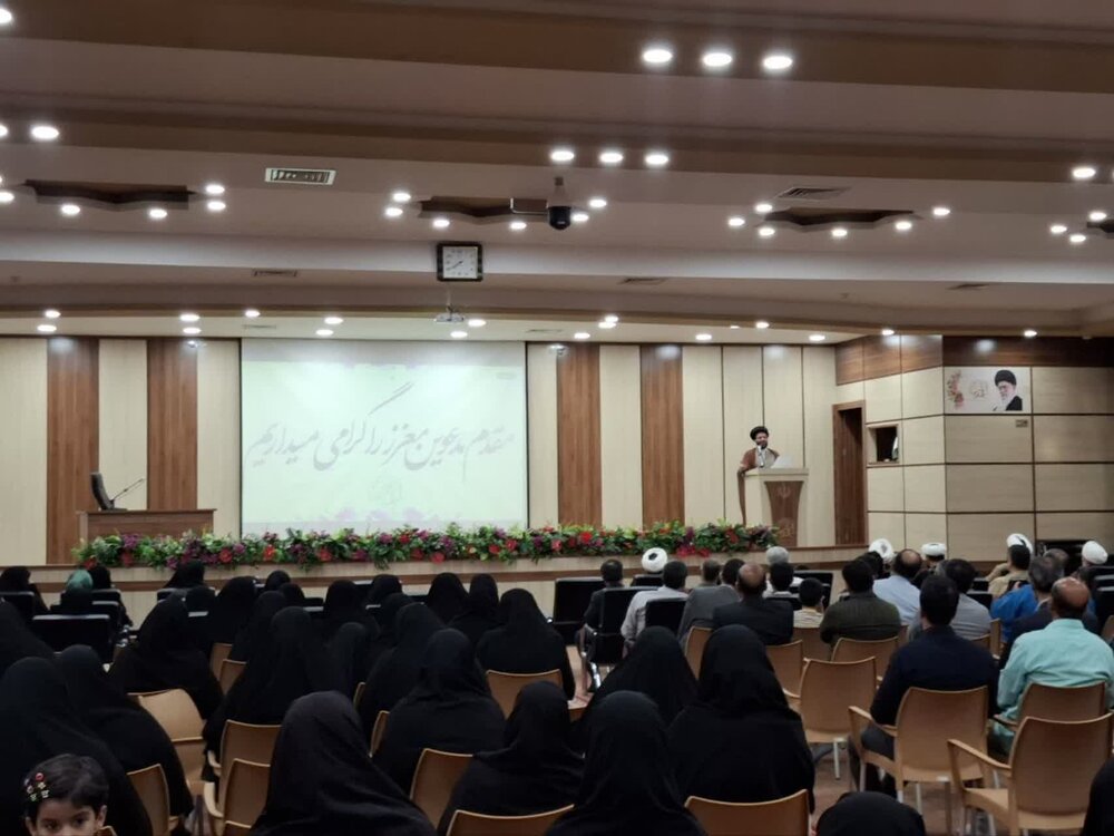 تصاویر/  نشست صمیمی والدین طلاب مدینة‌العلم کاظمیه