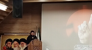 فیلم| رونمایی از کتاب" مع ابی" به نویسندگی فرزند سیدحسن نصرالله در بیروت