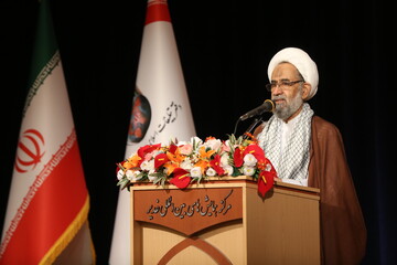 روحانیت با نقش خود، دفاع مقدس را به مرتبه قداست رساند/ بی توجهی به ثبت خاطرات روحانیت خسارت راهبردی است