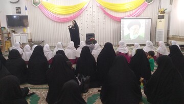 تصاویر/ جشن میلاد امام حسن عسکری (ع) با حضور دانش آموزان ابتدایی در مدرسه علمیه خواهران خورموج