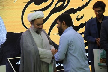 تصاویر/ تجلیل از فعالان مردمی حوزه لبنان در زاهدان با حضور نماینده ولی‌فقیه در سیستان و بلوچستان