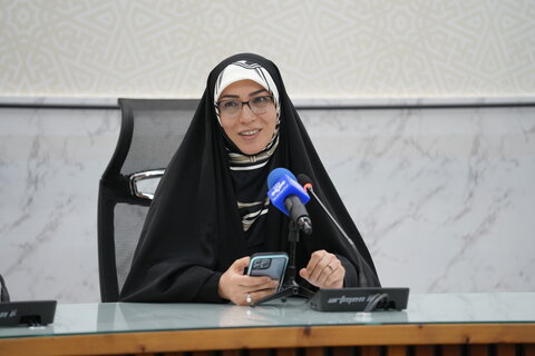 تصاویر/ محفل شعر رحیل معصوم، به مناسبت وفات شهادت گونه حضرت معصومه سلام الله علیها و اولین سالگرد شهادت سید حسن نصرالله برگزار شد.