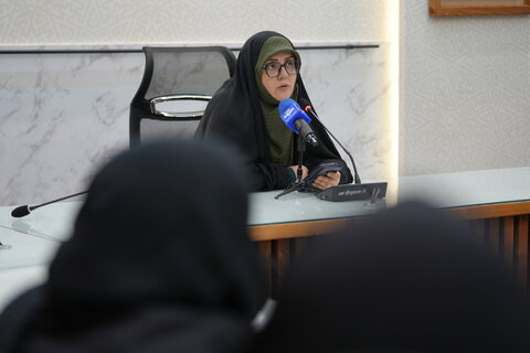 تصاویر/ محفل شعر رحیل معصوم، به مناسبت وفات شهادت گونه حضرت معصومه سلام الله علیها و اولین سالگرد شهادت سید حسن نصرالله برگزار شد.