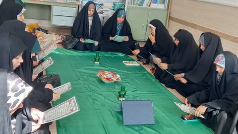 تصاویر/مراسم بزرگداشت سالروز شهادت سید حسن نصرالله در مدرسه علمیه فاطمیه محلات