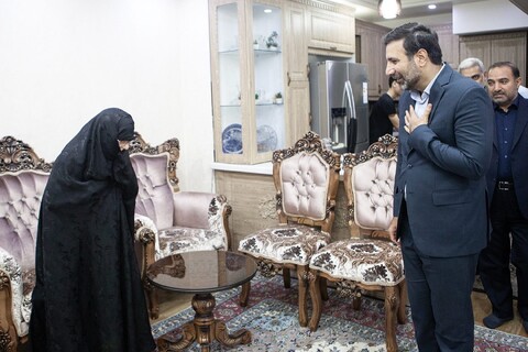 تصاویر/ دیدار طحان نظیف با خانواده شهید ناظر «محمد چناری»