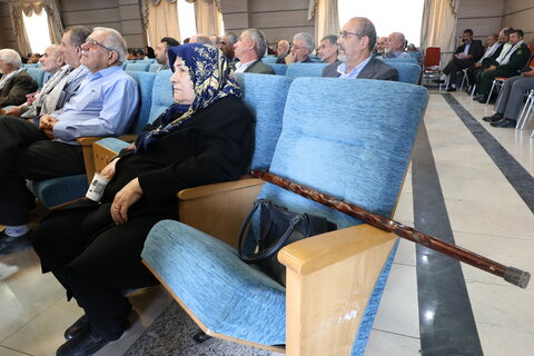 تصاویر/  آیین تجلیل و تکریم پیشکسوتان دفاع مقدس و مقاومت چهارمحال و بختیاری