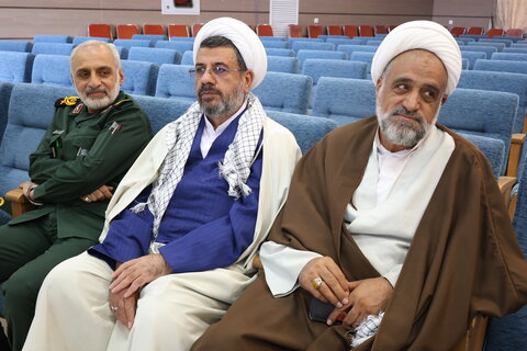 تصاویر/  آیین تجلیل و تکریم پیشکسوتان دفاع مقدس و مقاومت چهارمحال و بختیاری