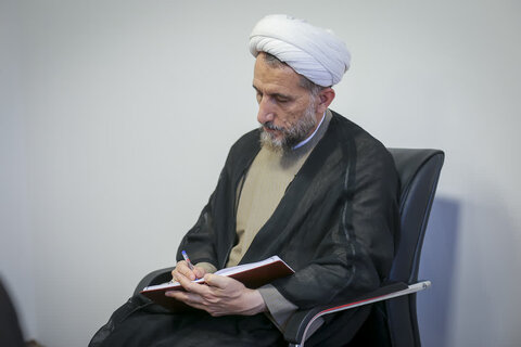 تصاویر / نشست صمیمی امام جمعه قز وین با جمعی از نخبگان استان قزوین