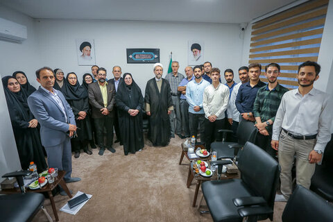 تصاویر / نشست صمیمی امام جمعه قز وین با جمعی از نخبگان استان قزوین