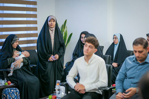 تصاویر / نشست صمیمی امام جمعه قز وین با جمعی از نخبگان استان قزوین