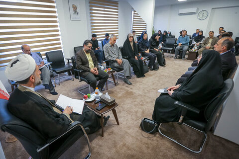 تصاویر / نشست صمیمی امام جمعه قز وین با جمعی از نخبگان استان قزوین