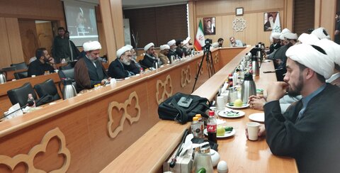 تصاویر/ نشست هم اندیشی روحانیون فعال در اجرای طرح گوهرشاد