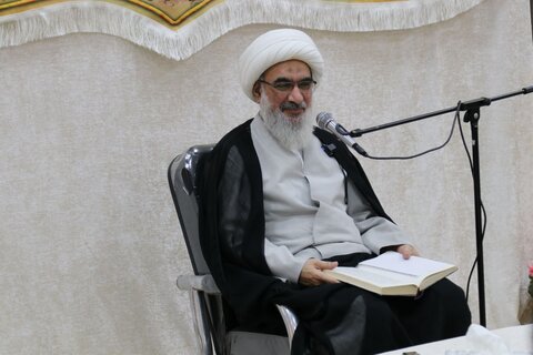 تصاویر/ اولین جلسه درس خارج نماینده ولی فقیه در استان در حوزه علمیه خواهران بوشهر