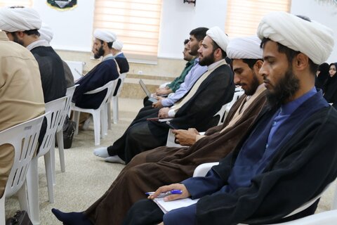 تصاویر/ اولین جلسه درس خارج نماینده ولی فقیه در استان در حوزه علمیه خواهران بوشهر