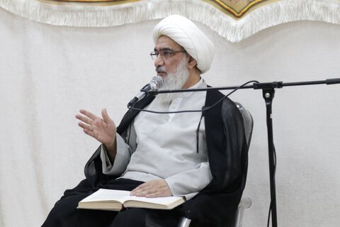 تصاویر/ اولین جلسه درس خارج نماینده ولی فقیه در استان در حوزه علمیه خواهران بوشهر
