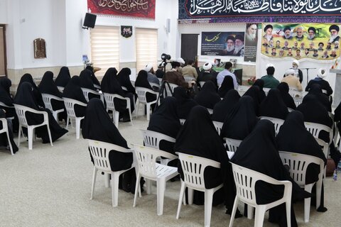 تصاویر/ اولین جلسه درس خارج نماینده ولی فقیه در استان در حوزه علمیه خواهران بوشهر