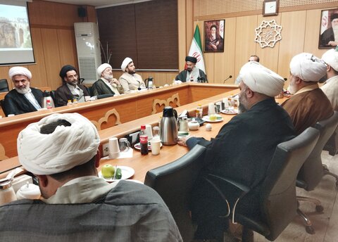 تصاویر/ نشست هم اندیشی روحانیون فعال در اجرای طرح گوهرشاد