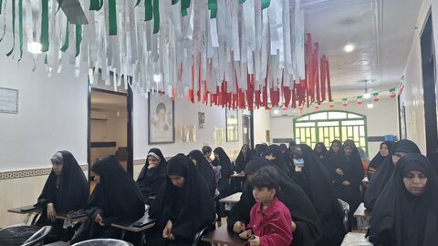 نشست بصیرتی در مدرسه حضرت زینب س دیلم به روایت تصاویر