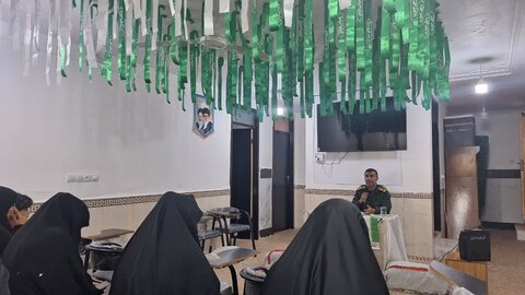 نشست بصیرتی در مدرسه حضرت زینب س دیلم به روایت تصاویر