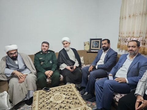 تصاویر / دیدار امام جمعه بویین زهرا با خانواده شهدا وکارکنان سازمان آتش نشانی