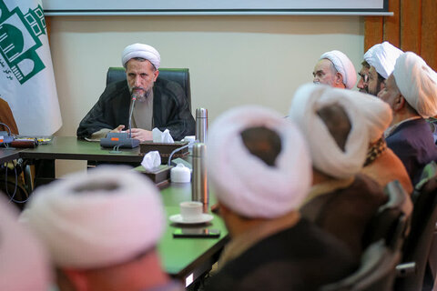 تصاویر / تصاویر / تجلیل وتکریم از اساتید وکارکنان رزمنده وایثارگر شاغل در حوزه علمیه قزوین