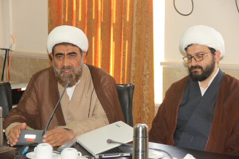 تصاویر / تصاویر / تجلیل وتکریم از اساتید وکارکنان رزمنده وایثارگر شاغل در حوزه علمیه قزوین