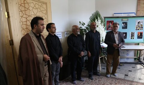 تصاویر/ مراسم ترحیم سید احمد هاشمی، پیرغلام و مداح اهل‌بیت(ع)