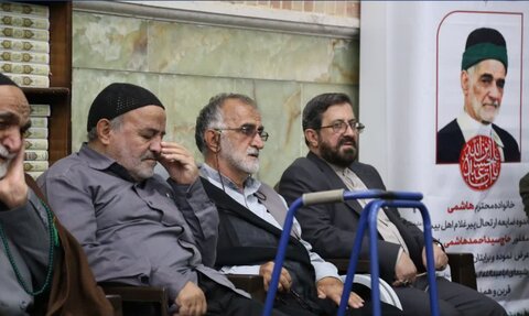 تصاویر/ مراسم ترحیم سید احمد هاشمی، پیرغلام و مداح اهل‌بیت(ع)