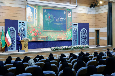 تصاویر/ نشست صمیمانه دانش‌آموزان نخبه با تولیت آستان قدس رضوی