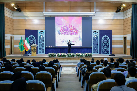 تصاویر/ نشست صمیمانه دانش‌آموزان نخبه با تولیت آستان قدس رضوی