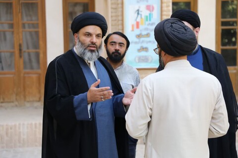 تصاویر/ بازدید مدیر حوزه علمیه استان یزد از مدرسه علمیه خان